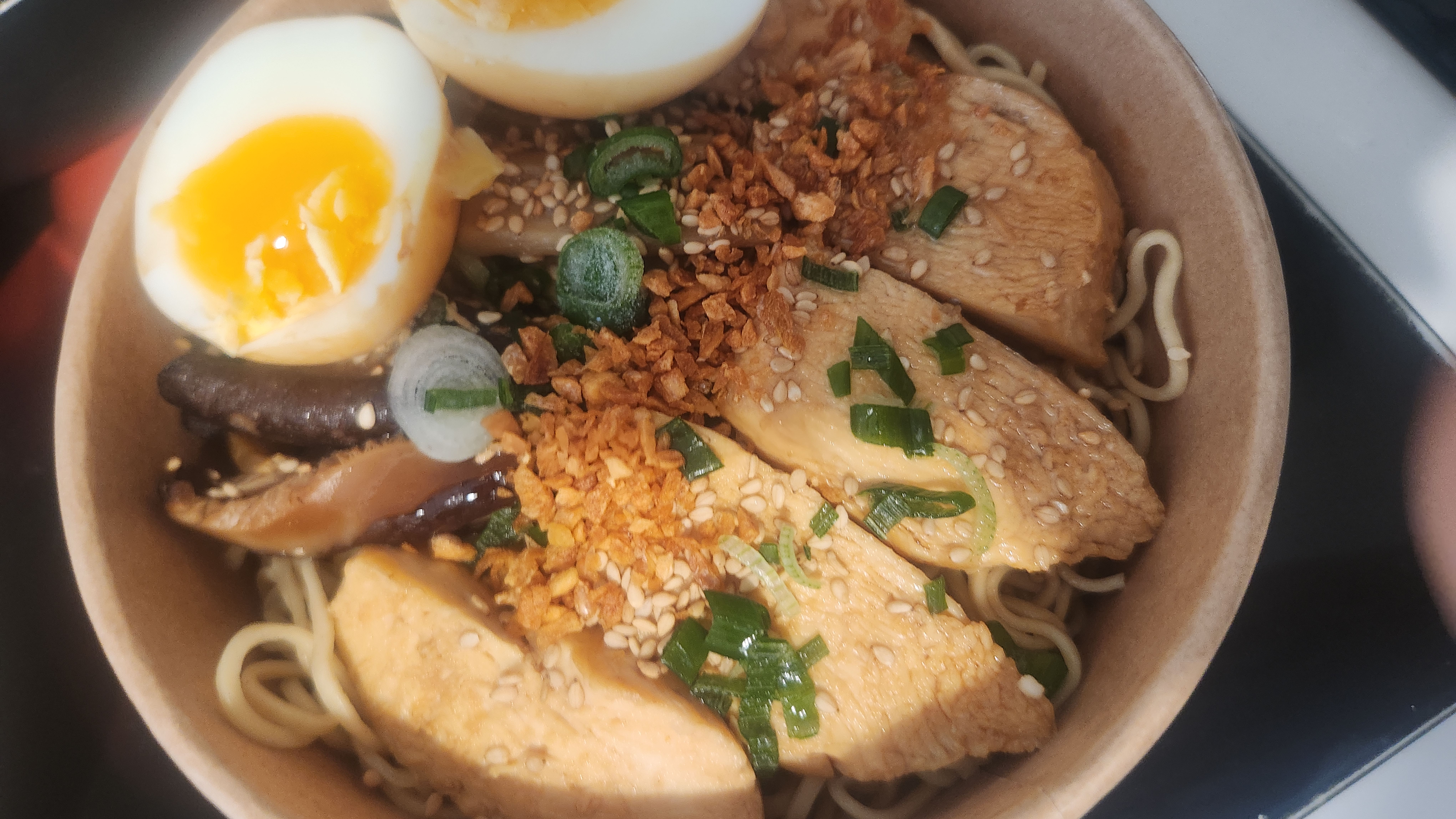 Ramen tori paitan Saiiko Ramen - bouillon crémeux de poulet et garnitures artisanales
